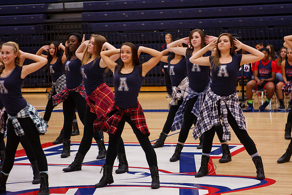 2013BasketballPepRally_0143