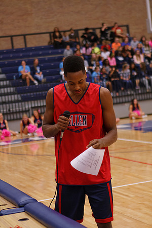2013BasketballPepRally_0152