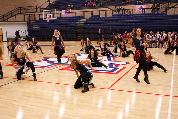 2013BasketballPepRally_0130