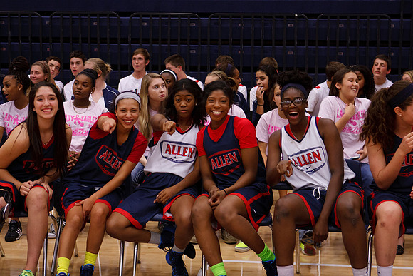 2013BasketballPepRally_0010