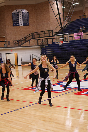 2013BasketballPepRally_0132