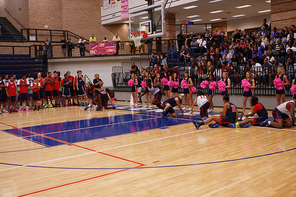 2013BasketballPepRally_0111